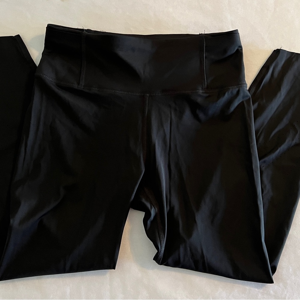 Women's Sleek High-Waisted Run Capri Leggings Black Small Activewear Sports Athl